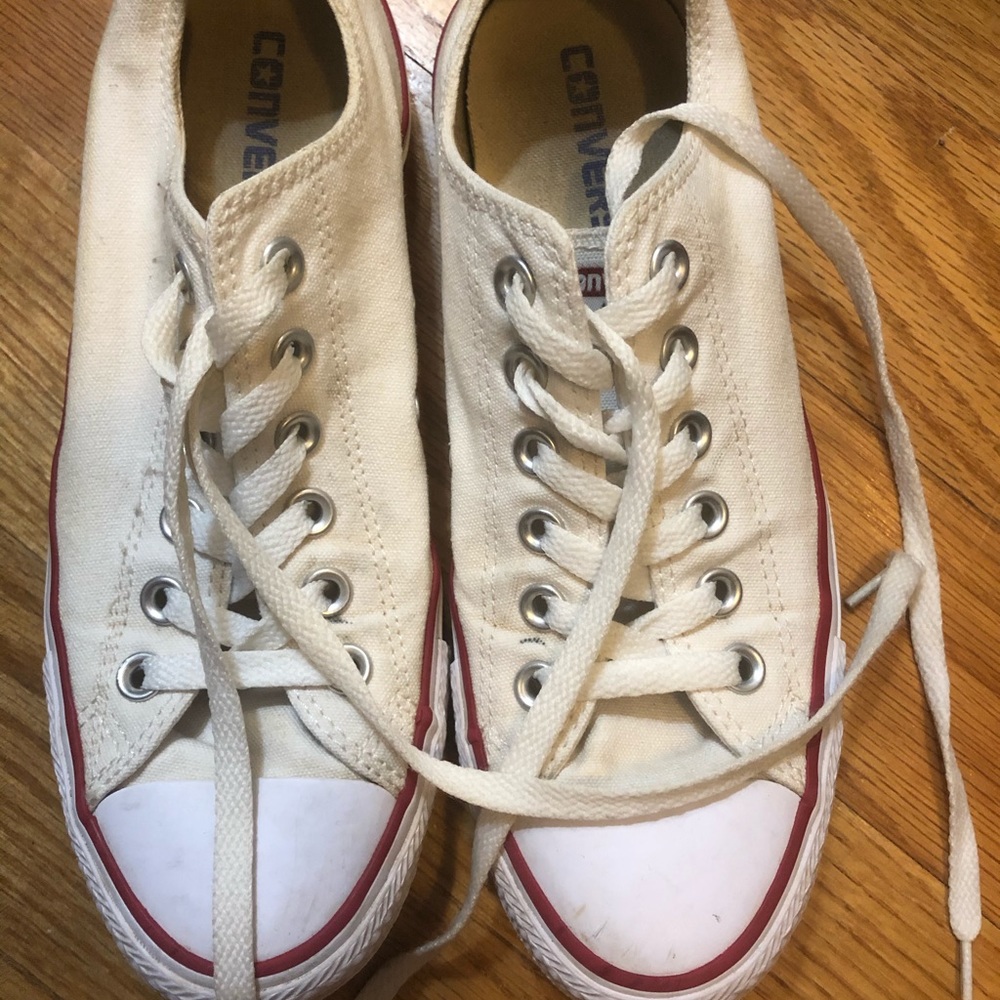 WHITE CONVERSE (size 7.5)